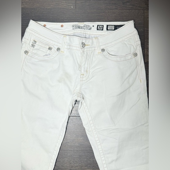 MISS ME Mid-Rise Capri Cuffed White Jeans Rhinestone Embellished - Picture 10 of 11